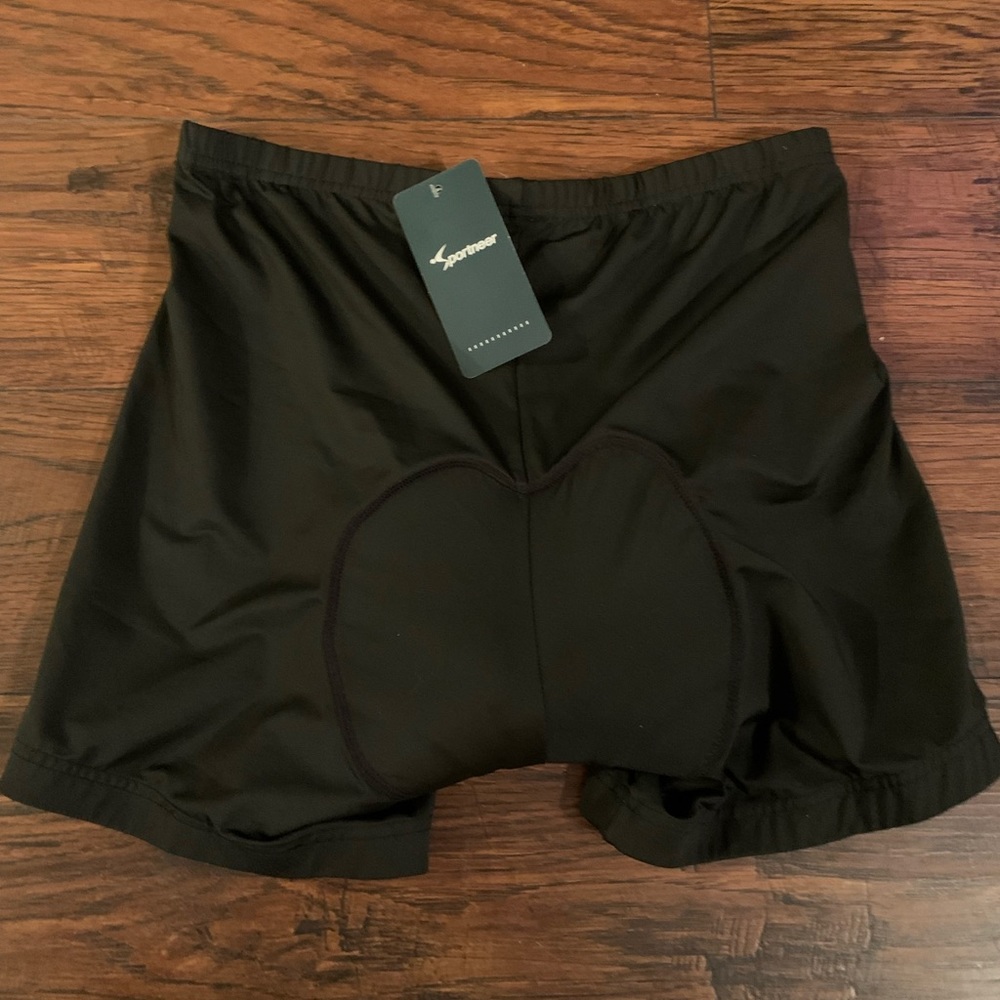 Women’s bicycle shorts NWT